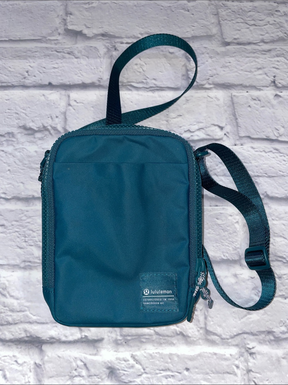 Lululemon Easy Access Crossbody Bag 1.5L